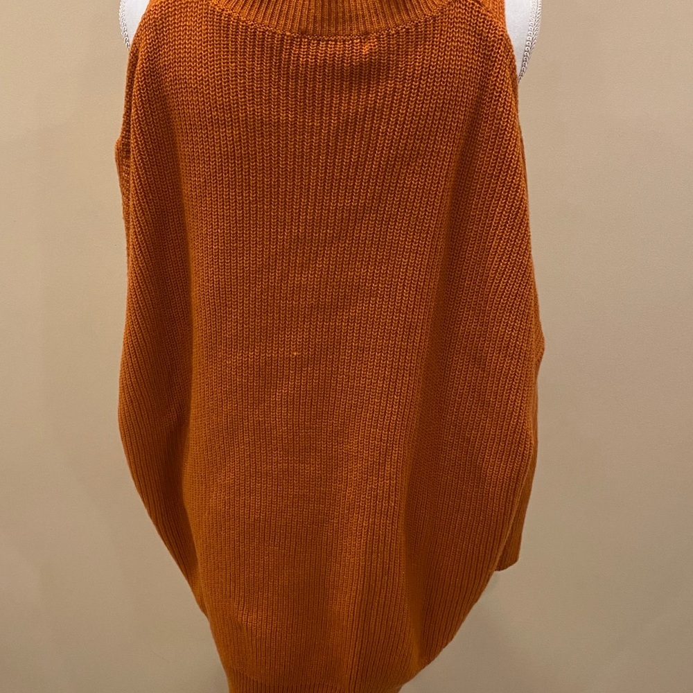 Cold Shoulder sweater - Picture 2 of 4